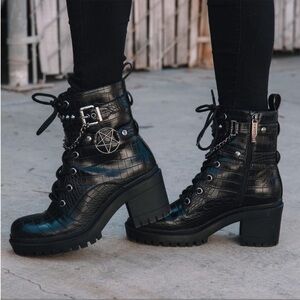 NEW Blackcraft Lilith Faux Snakeskin Platform Heeled Boots Size 6.5